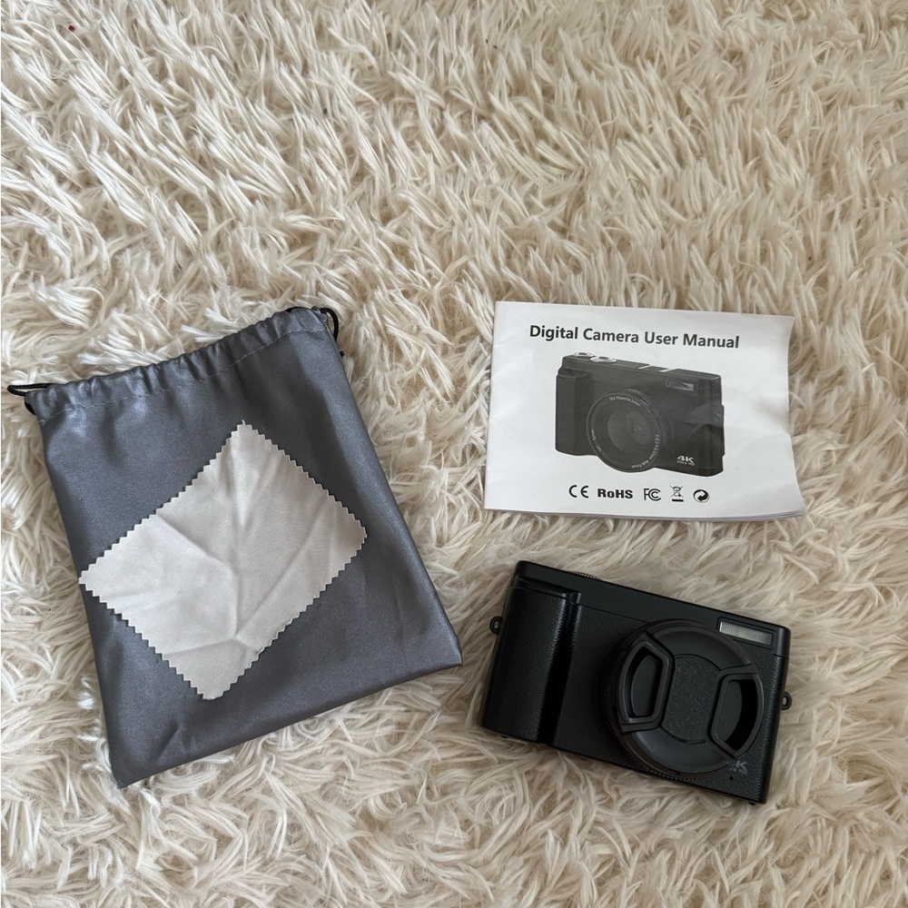 4K Digital Vlogging Camera with Carry Pouch and Manual